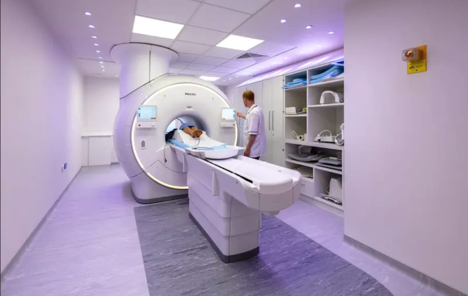 claustrophobic patient friendly mri